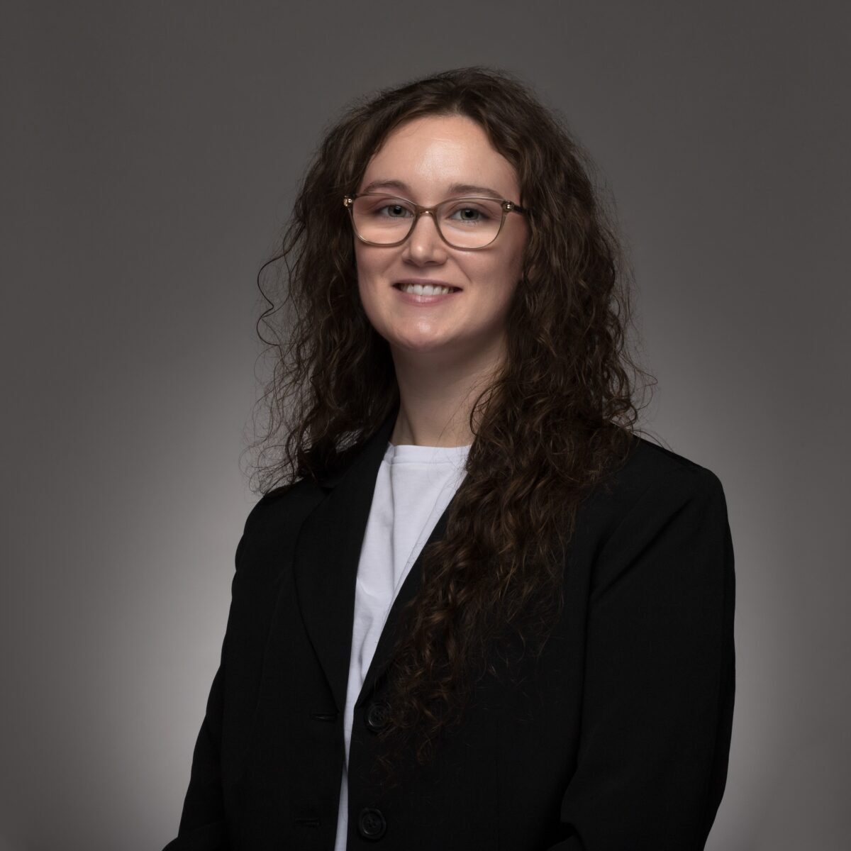 Aryn Robinson Headshot
