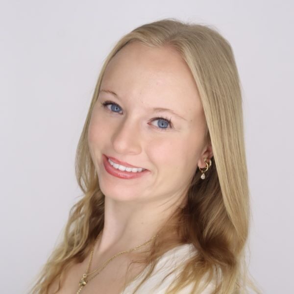 Ellie Helgeson - Web